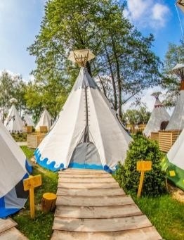 Przygoda w tipi na Dzikim Zachodzie