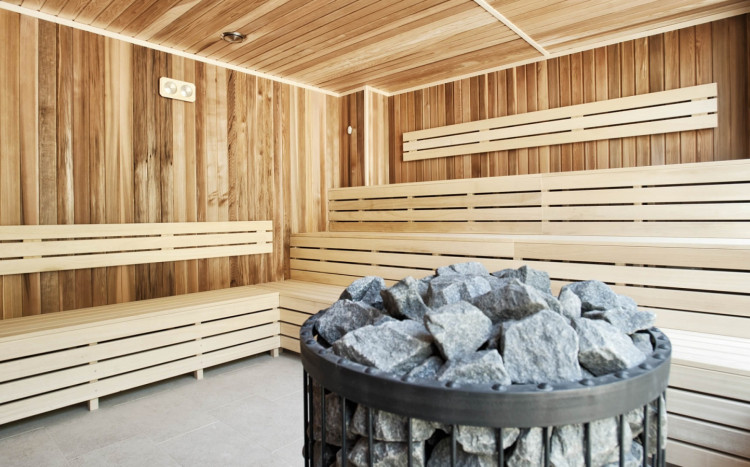 drewniana sauna w hotelu