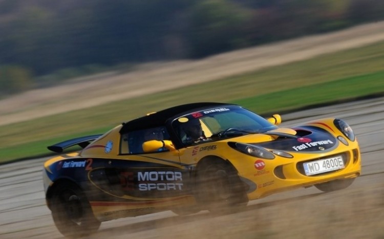 Sportowy Lotus o opływowych kształtach
