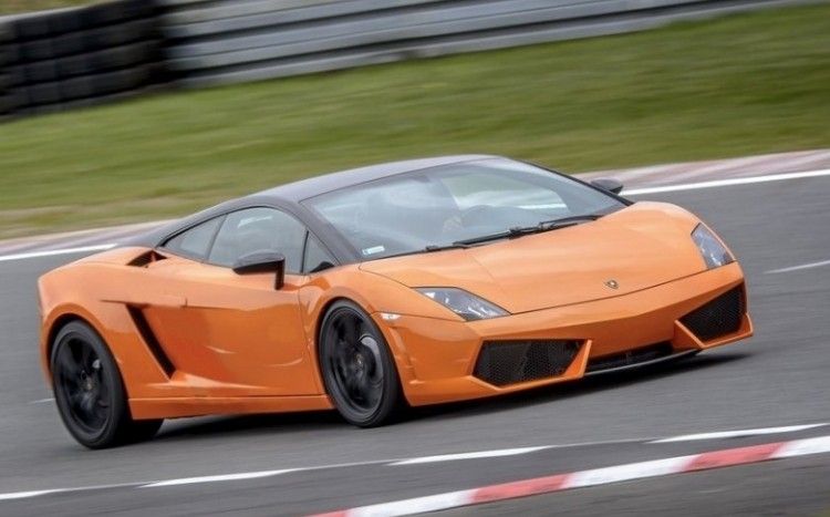 Drapieżne Lamborghini o mocy 560 koni mechanicznych