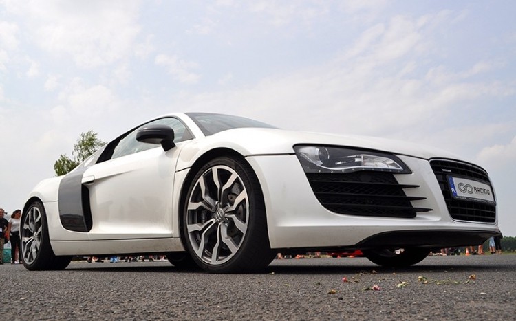 Niskie zawieszenie sportowego Audi R8