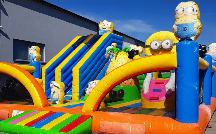 dmuchaniec z minionkami