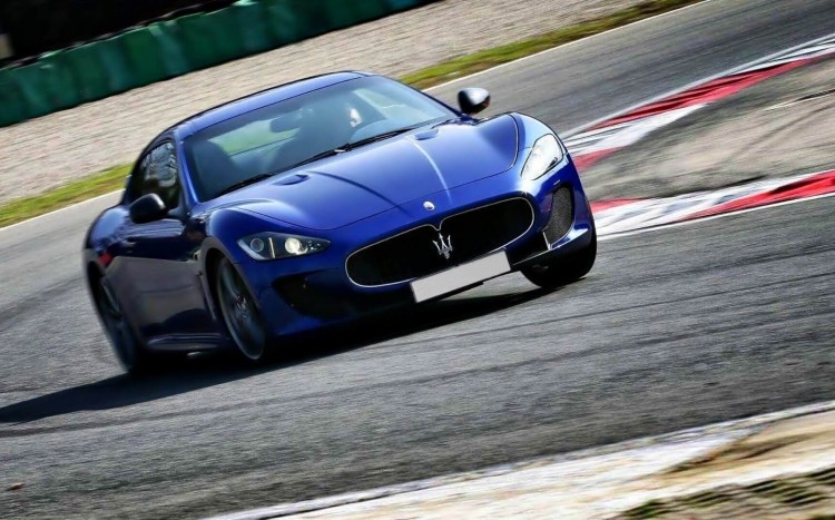 jazda maserati na torze wyścigowym