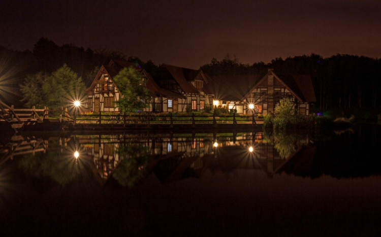 Budynek nocą