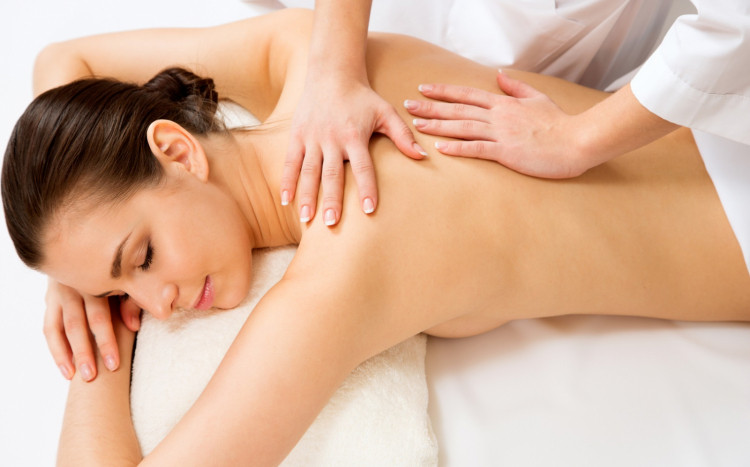 masaż w salonie spa