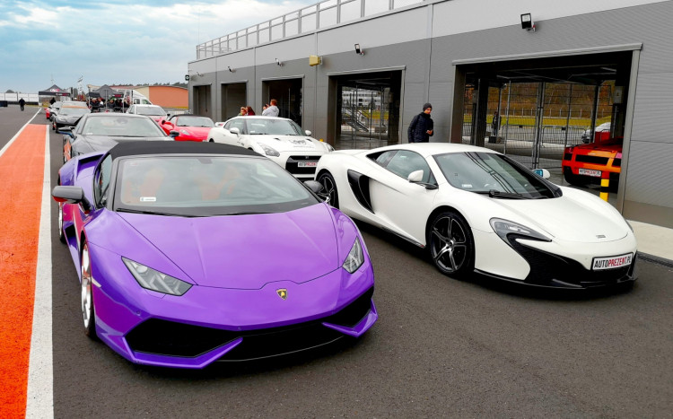 Lamborghini Huracan na torze wyścigowym