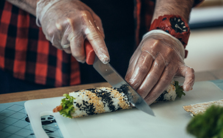 krojenie sushi
