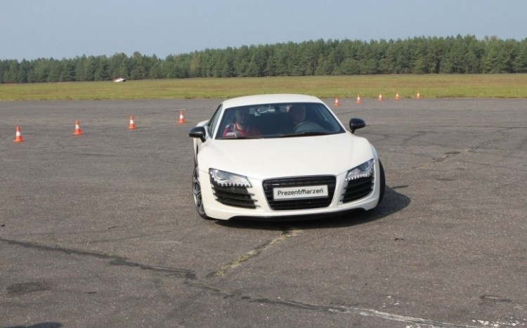 porównanie ferrari f430 i audi r8
