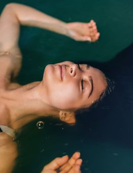 Floating – relaks dla ciała i duszy – Piotrowice
 Czas trwania-45 minut