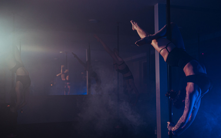 pole dance